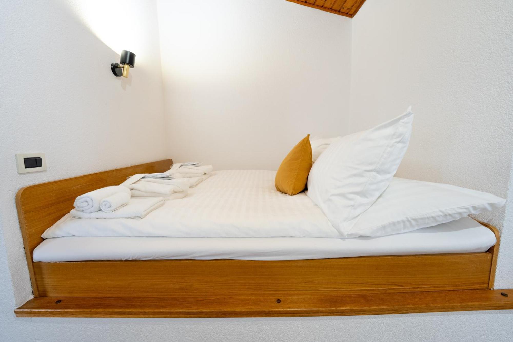 Hotel Maslina Seget  外观 照片